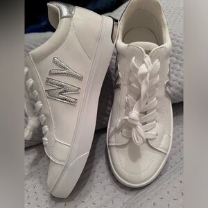 Never worn DKNY women white and silver sneakers 8M